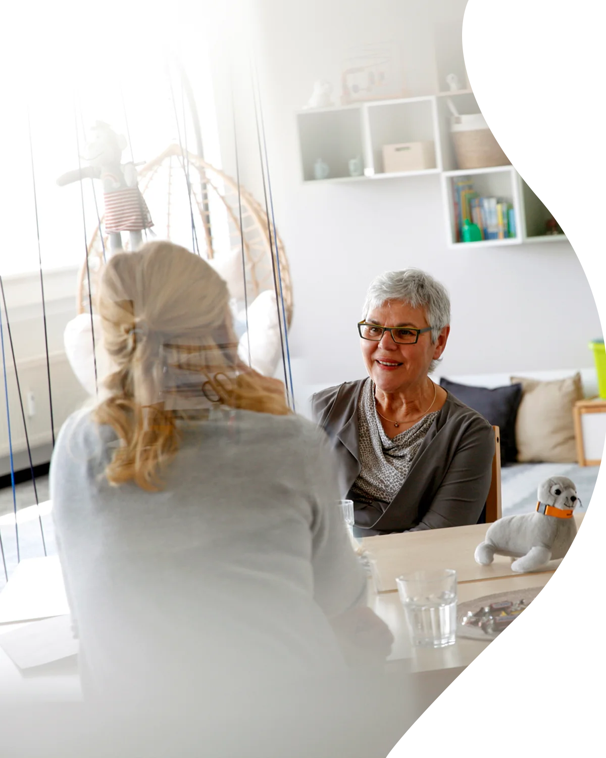 Stiftung Kinderlotse Britta Petereit und Heiderose Kilmer im Gespäch